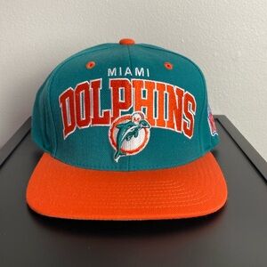 Mitchell & Ness Miami Dolphins snap back